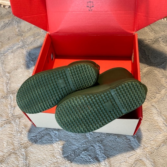 Hunter Kids Green Rain Boots - Picture 2 of 5